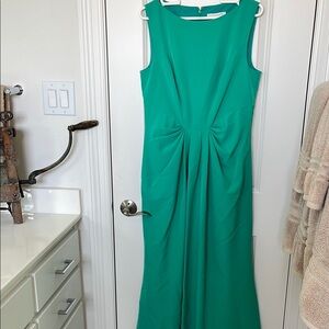 Elegant Green Sleeveless Dress